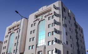 Sandy Palace Hotel